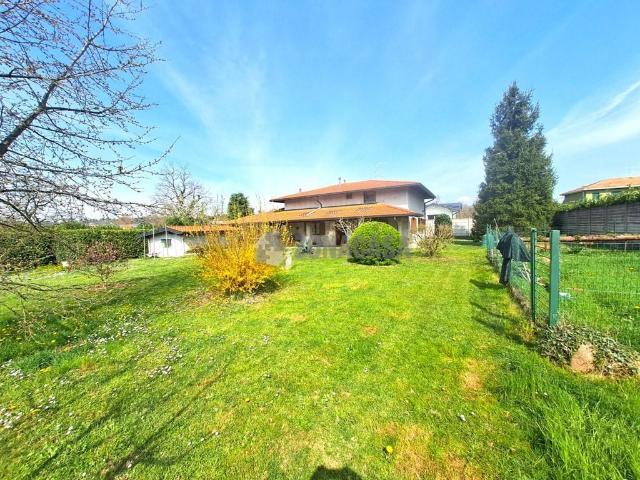 Villa Indipendente in vendita a Peveranza, Cairate