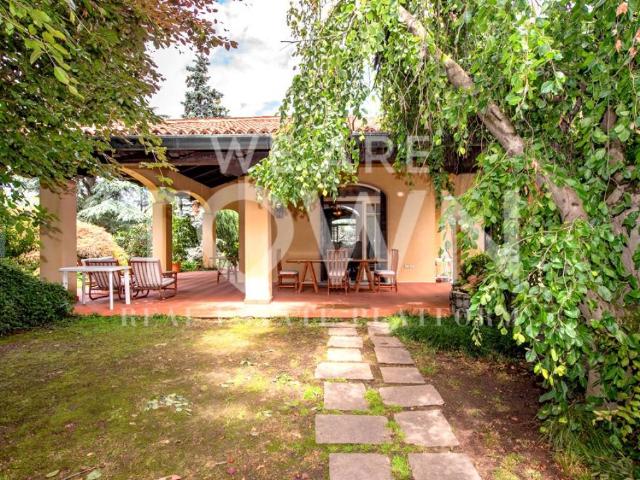 Villa Indipendente in vendita a Cairate, Lombardia