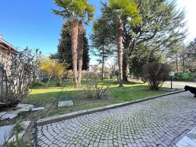 Villa Indipendente in vendita a Cairate, Lombardia