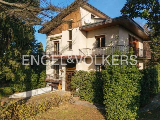 Villa Indipendente in vendita a Peveranza, Cairate