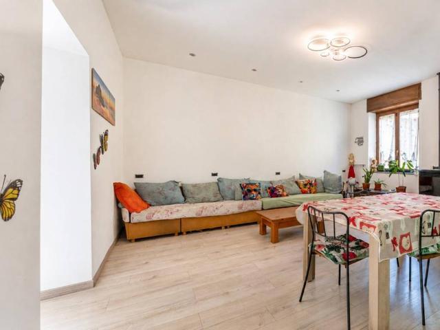 Villa Indipendente in vendita a Cairate, Varese