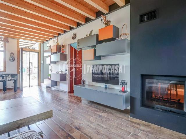 Villa Indipendente in vendita a Peveranza, Cairate