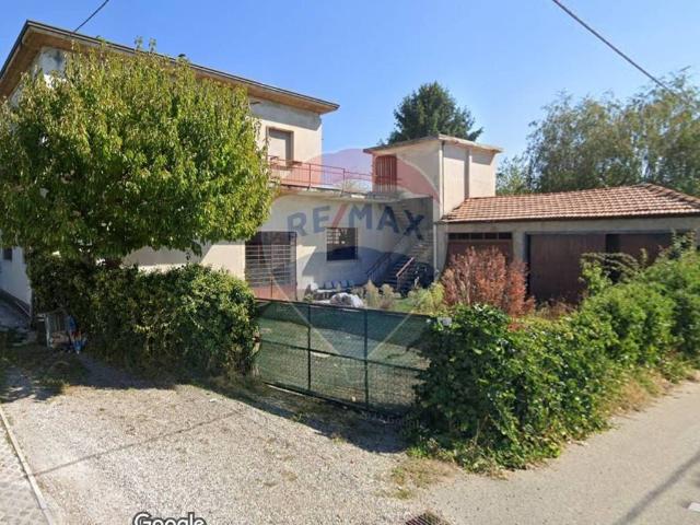 Villa Indipendente in vendita a Cairate, Lombardia