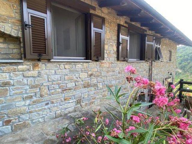 Villa Indipendente in vendita a Cairo Montenotte, Liguria