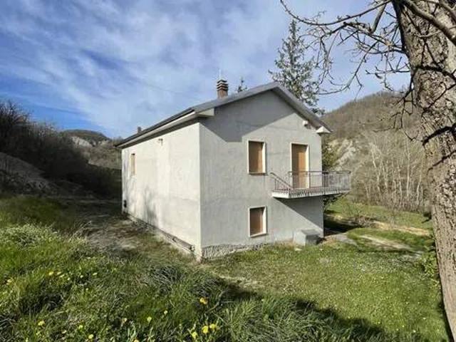 Villa Indipendente in vendita a Cairo Montenotte, Liguria