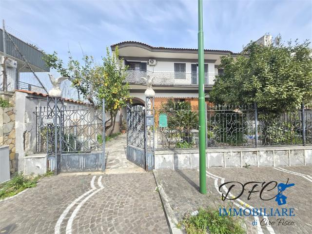 Villa Indipendente in vendita a Caivano, Campania
