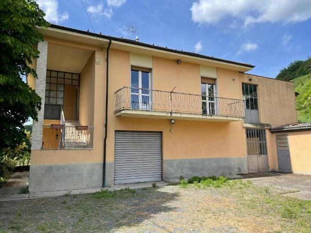 Villa Indipendente in vendita a Piemonte, Asti