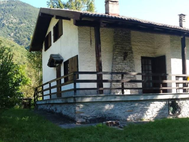 Villa Indipendente in vendita a Bannio Anzino, Piemonte