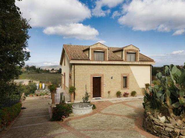 Villa Indipendente in vendita a Calascibetta, Sicilia