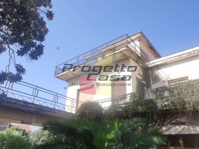 Villa Indipendente in vendita a Calatabiano, Sicilia