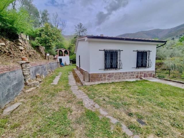 Villa Indipendente in vendita a Montemagno, Calci