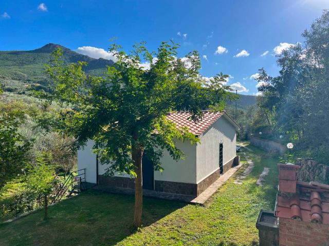 Villa Indipendente in vendita a Montemagno, Calci