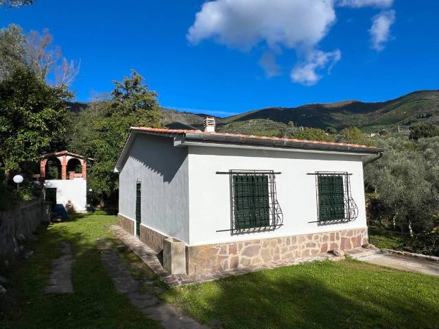Villa Indipendente in vendita a Montemagno, Calci