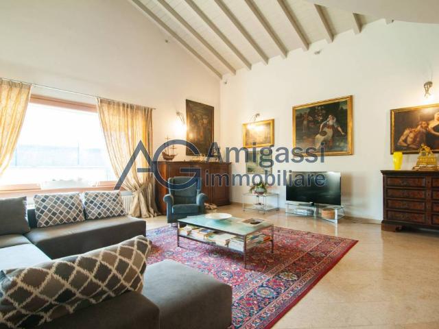 Villa Indipendente in vendita a Calcinate, Lombardia