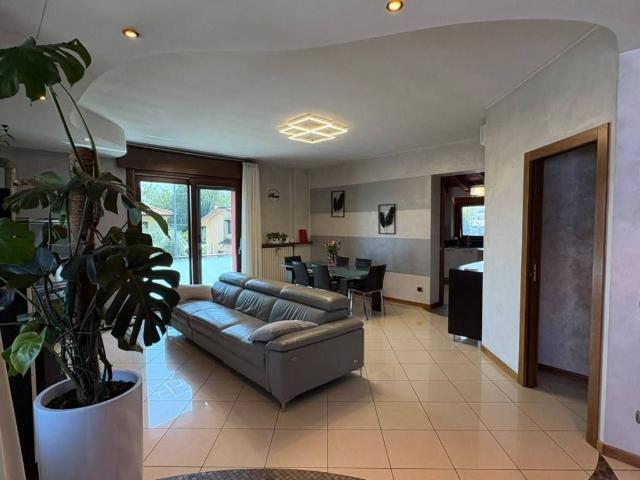 Villa Indipendente in vendita a Calcinate, Lombardia