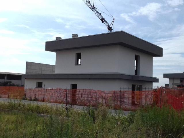 Villa Indipendente in vendita a Calcinate, Lombardia