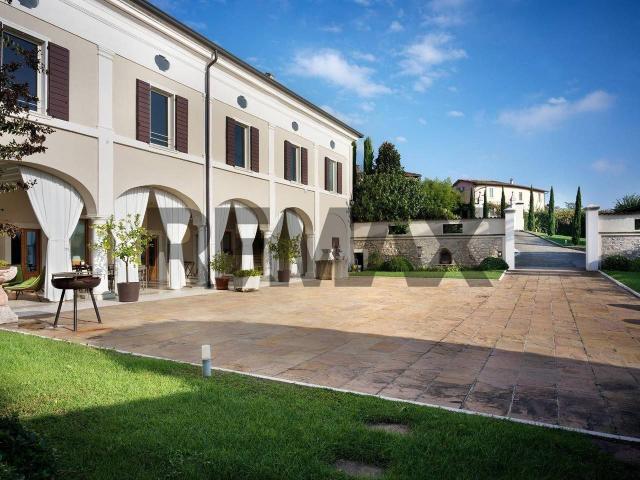 Villa Indipendente in vendita a Calcinato, Lombardia
