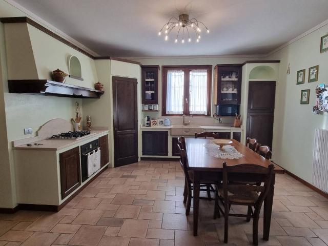 Villa Indipendente in vendita a Calcinatello, Calcinato
