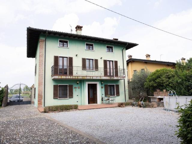 Villa Indipendente in vendita a Calcinato, Lombardia