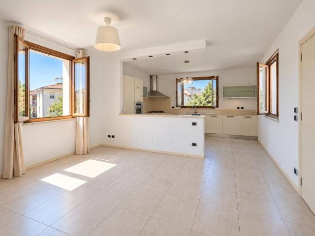 Villa Indipendente in vendita a Calcinato, Brescia