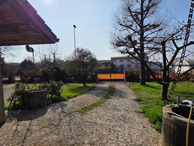 Villa Indipendente in vendita a Calcinato, Lombardia