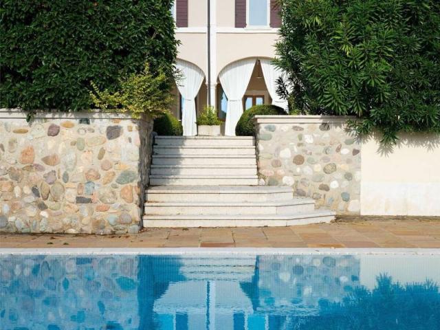 Villa Indipendente in vendita a Calcinato, Lombardia
