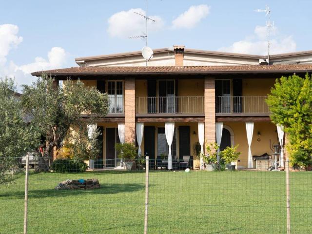 Villa Indipendente in vendita a Calcinato, Lombardia