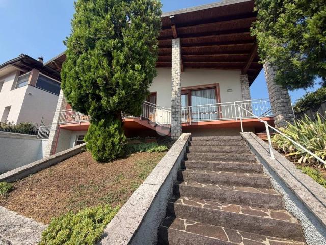 Villa Indipendente in vendita a Calcinato, Lombardia