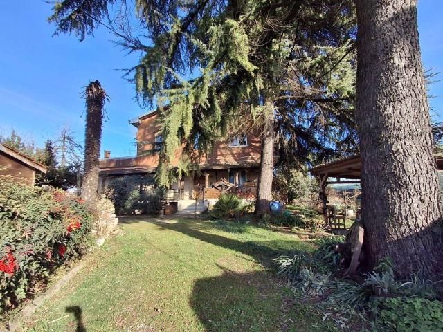 Villa Indipendente in vendita a Calcinato, Lombardia
