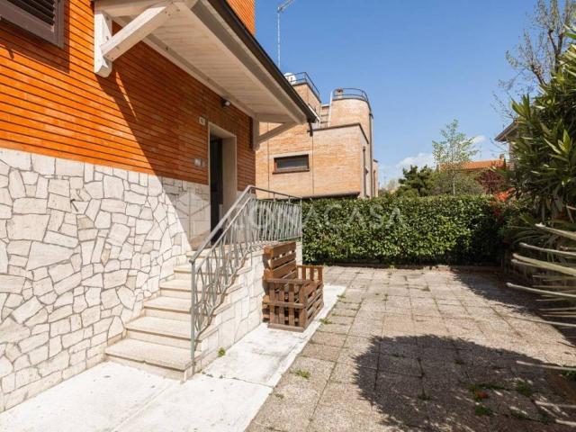 Villa Indipendente in vendita a Lippo, Calderara di Reno