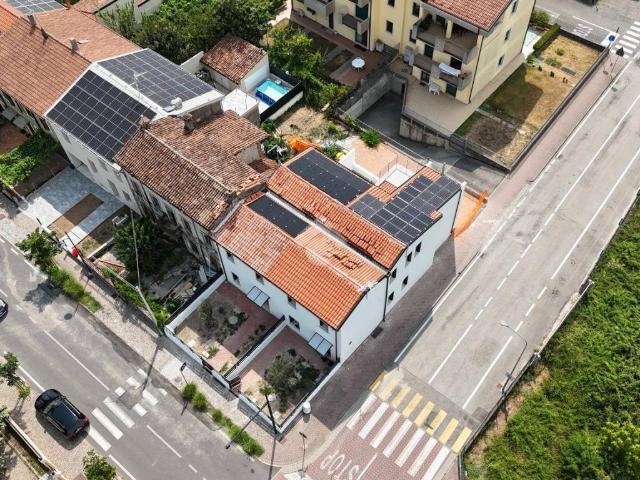Villa Indipendente in vendita a Caldiero, Veneto