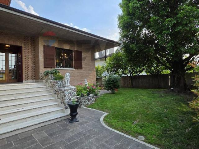 Villa Indipendente in vendita a Caldogno, Veneto