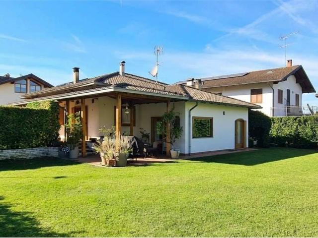 Villa Indipendente in vendita a Caldonazzo, Provincia di Trento