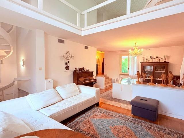 Villa Indipendente in vendita a Calendasco, Reggio Emilia