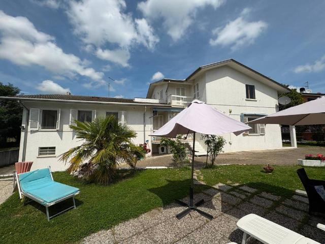 Villa Indipendente in vendita a Calendasco, Reggio Emilia