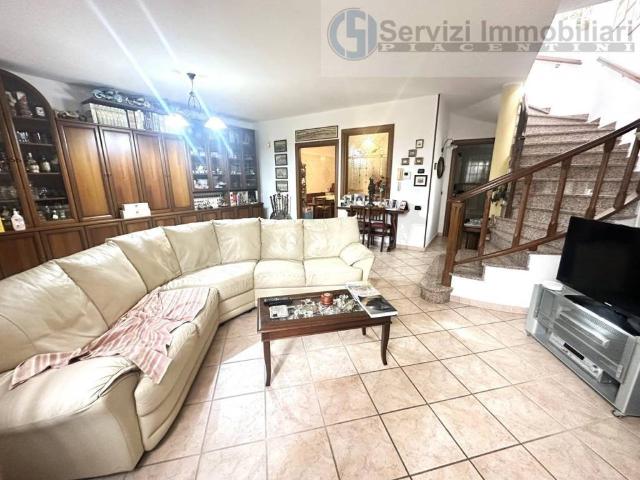Villa Indipendente in vendita a Calendasco, Reggio Emilia