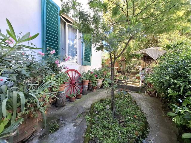 Villa Indipendente in vendita a La Chiusa, Calenzano