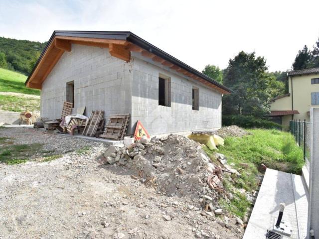 Villa Indipendente in vendita a Calestano, Reggio Emilia