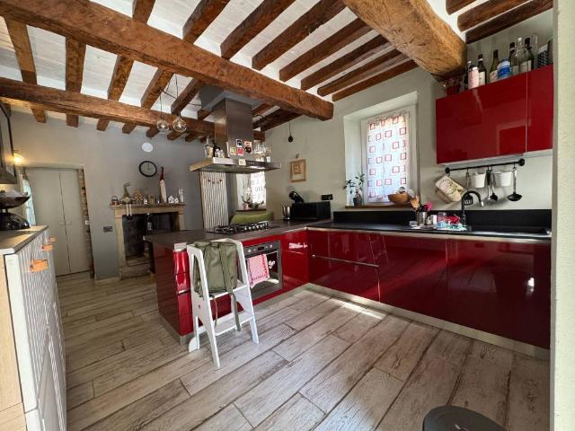 Villa Indipendente in vendita a Ravarano, Calestano