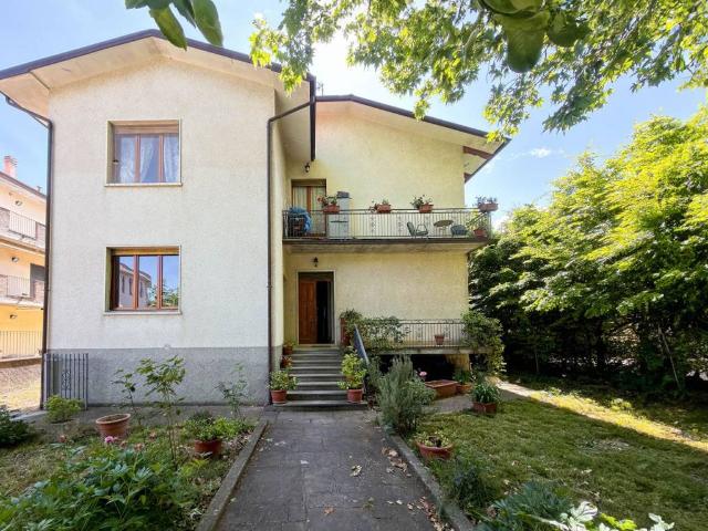 Villa Indipendente in vendita a Calestano, Reggio Emilia