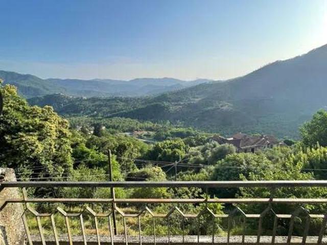 Villa Indipendente in vendita a Calice Al Cornoviglio, Liguria
