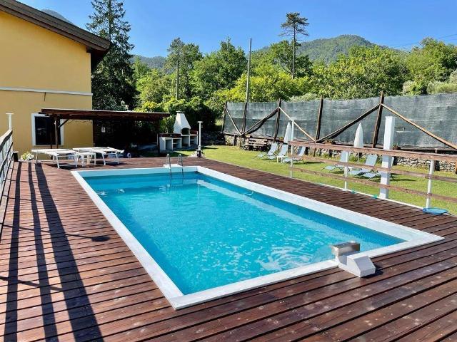 Villa Indipendente in vendita a Calice Al Cornoviglio, Liguria