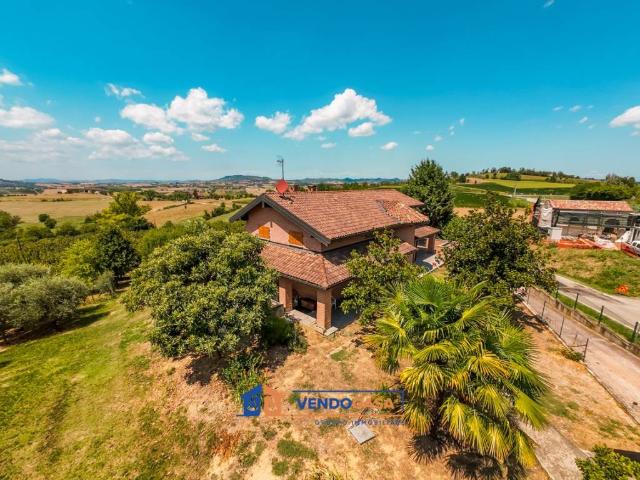 Villa Indipendente in vendita a Piemonte, Asti