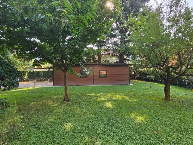 Villa Indipendente in vendita a Lavello, Calolziocorte