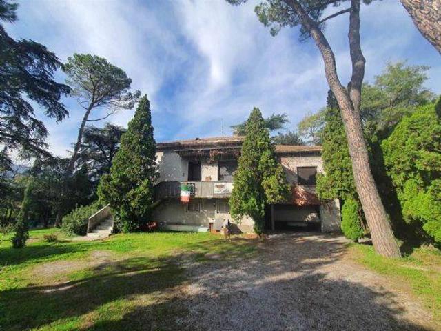 Villa Indipendente in vendita a Foppenico, Calolziocorte