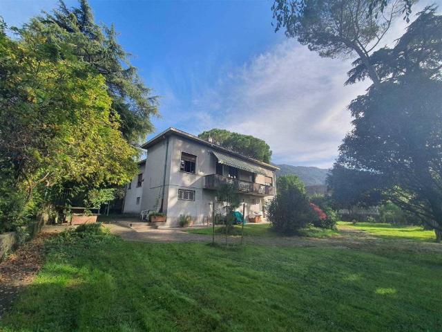 Villa Indipendente in vendita a Foppenico, Calolziocorte