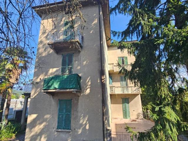 Villa Indipendente in vendita a Calolziocorte, Lombardia