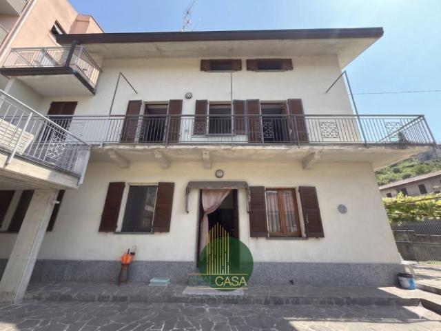 Villa Indipendente in vendita a Foppenico, Calolziocorte