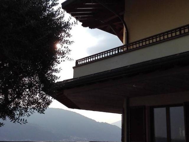 Villa Indipendente in vendita a Sala, Calolziocorte