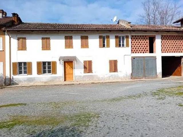 Villa Indipendente in vendita a Piemonte, Asti